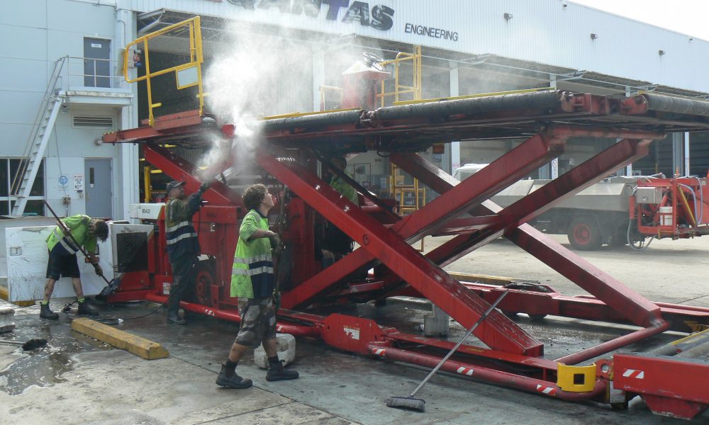 Machinery Inlifts Cleaning